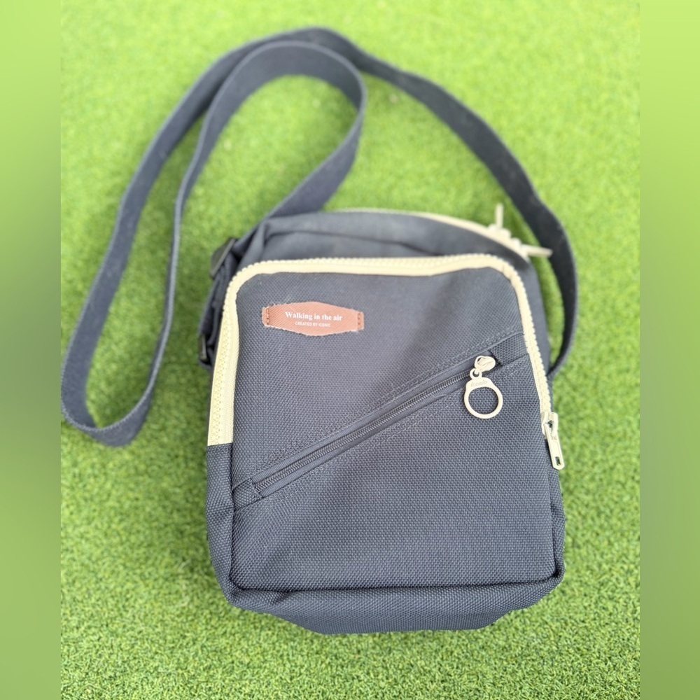 Walking in the Air Navy Organizing Crossbody Bag Travel Purse